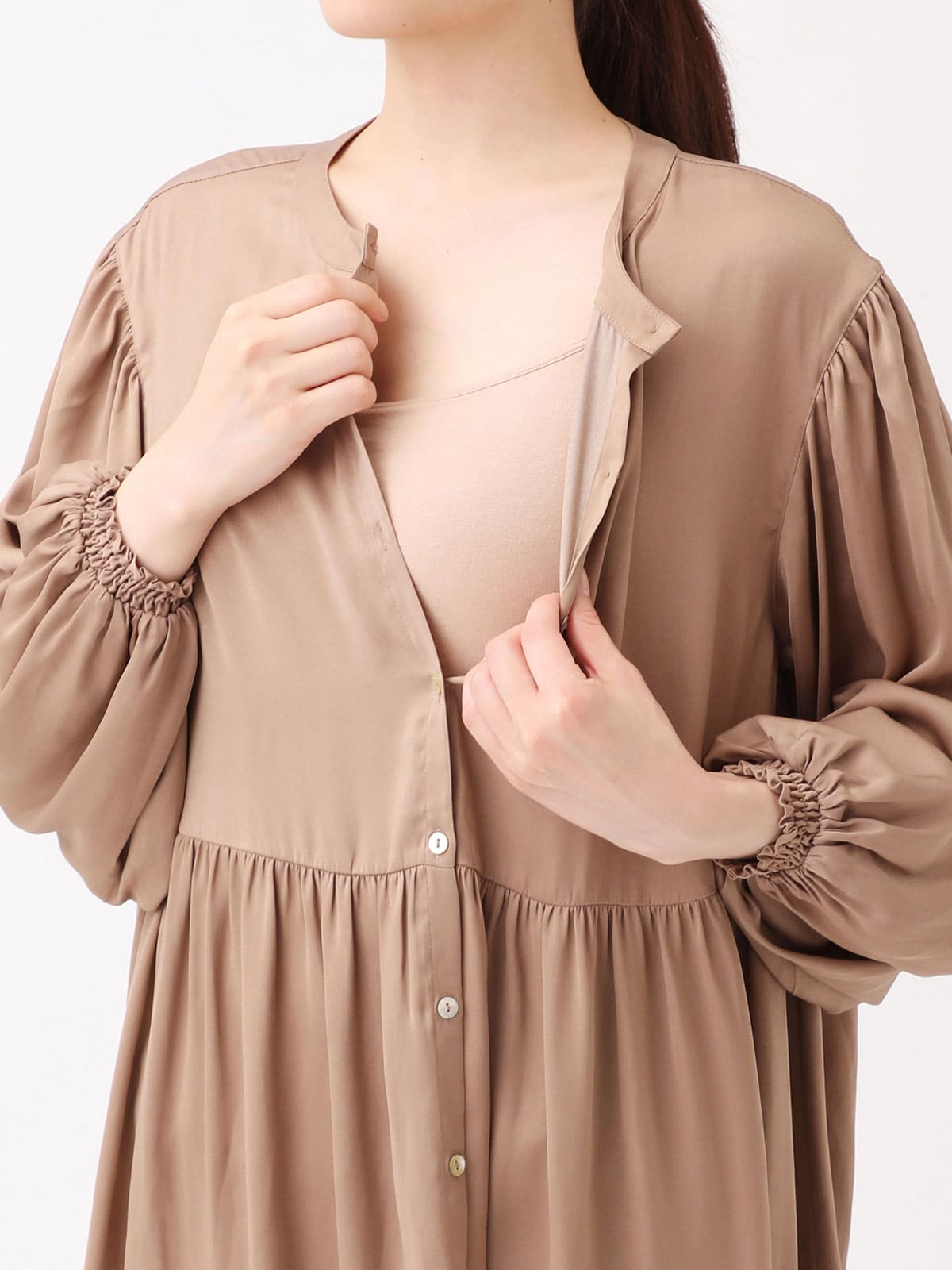 マタニティ トップス|ヴィンテージサテン ボリュームスリーブティアードブラウス マタニティ・授乳服【出産後も長く使える】