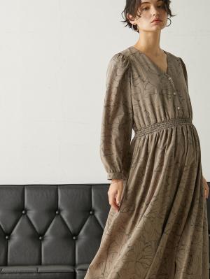 マタニティ ワンピース|ウエストシャーリングVネックプリント ワンピースマタニティ・授乳服【出産後も長く使える】|モカベージュ