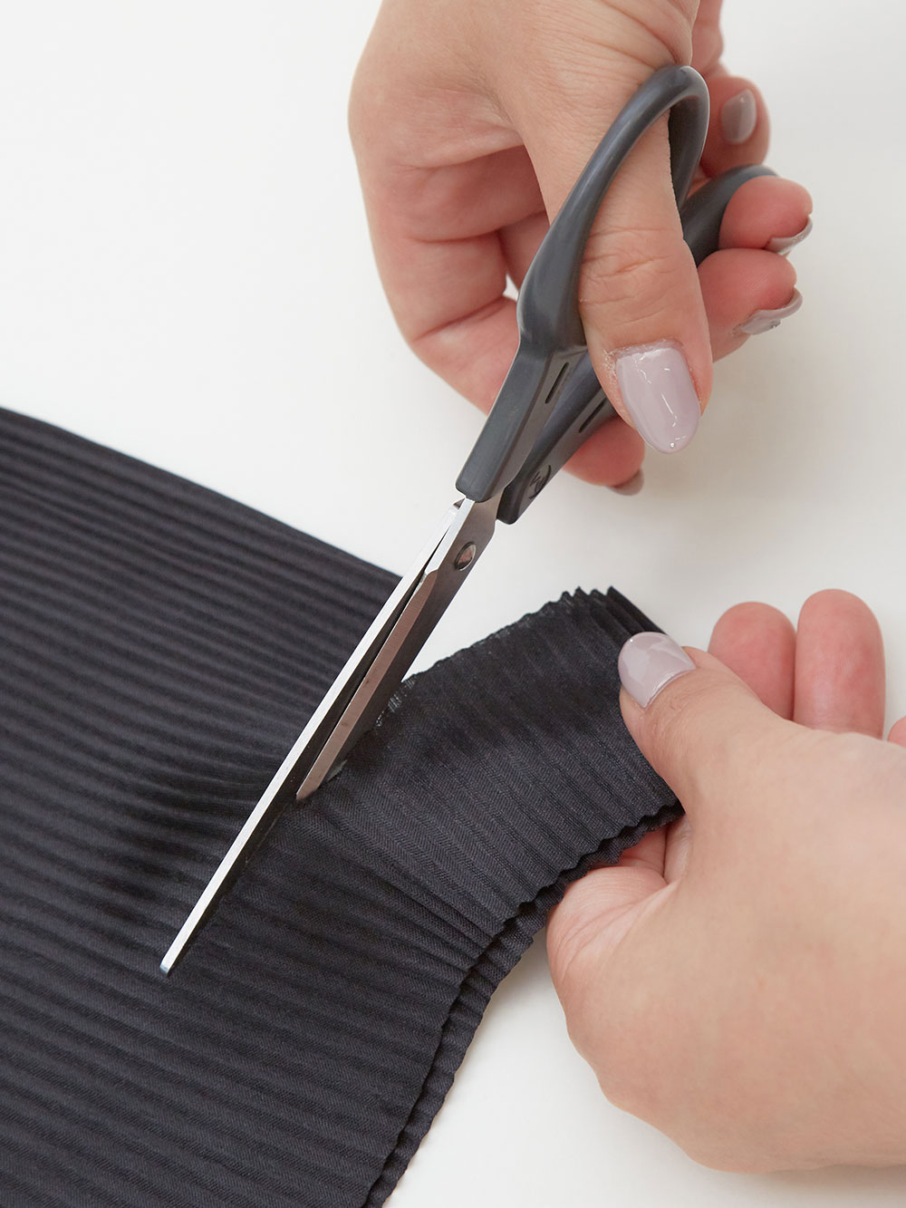 マタニティ パンツ|【裾が床につかない機能付】フリーカットできるプリーツパンツ　マタニティ・産後【出産後も長く使える】