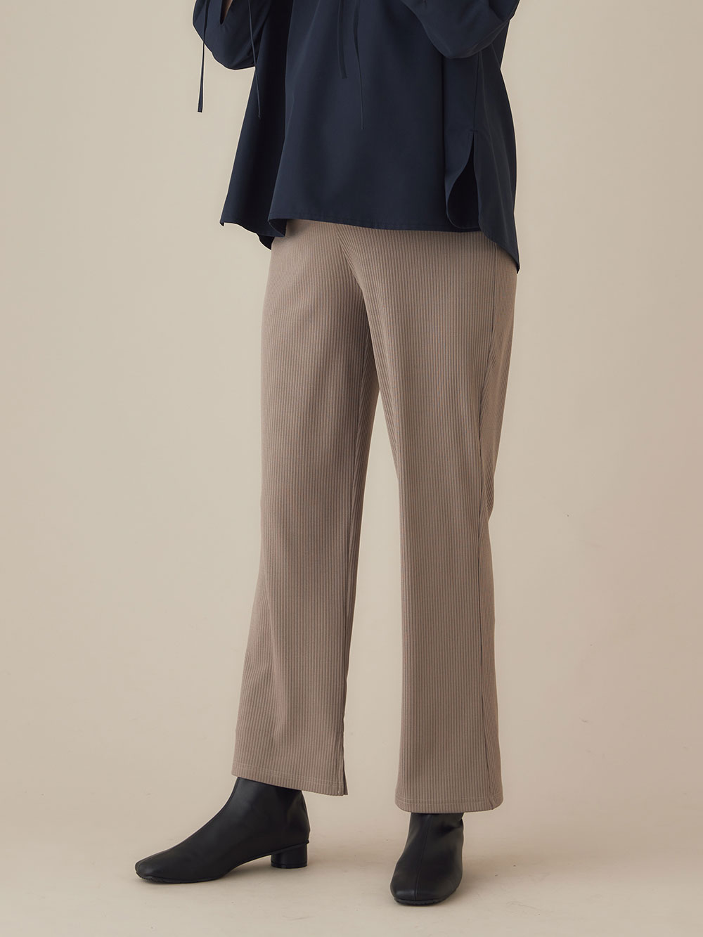 マタニティ パンツ|ストレッチリブフレアパンツ マタニティ・産後【出産後も長く使える】|ベージュ