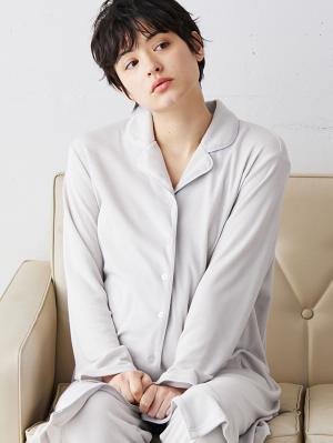 マタニティ パジャマ・ルームウェア|マタニティ期から産後まで使える 快適シームレステーラードスムースパジャマ 親子コーデ 産院推奨 ポケット付 授乳しやすい 産前・産後 セット商品 洗濯機OK/ネット使用OK|ペールグレー