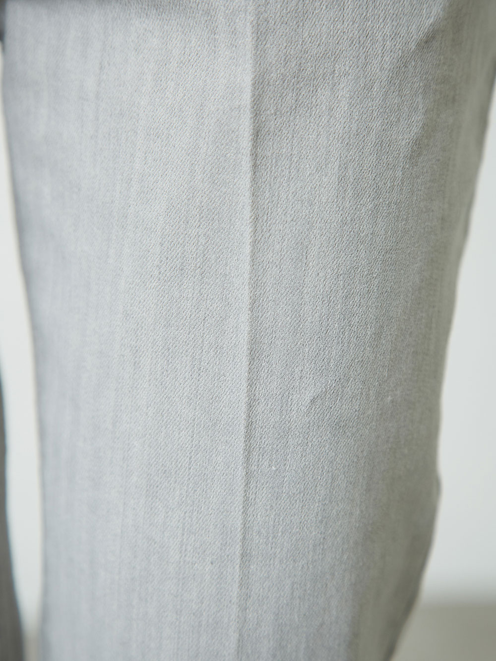 マタニティ パンツ|ain（アイン）センタープレスデニムフレアパンツ　マタニティ・産後【出産後も長く使える】