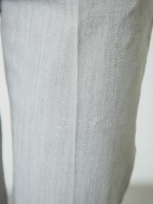 マタニティ パンツ|ain（アイン）センタープレスデニムフレアパンツ　マタニティ・産後【出産後も長く使える】