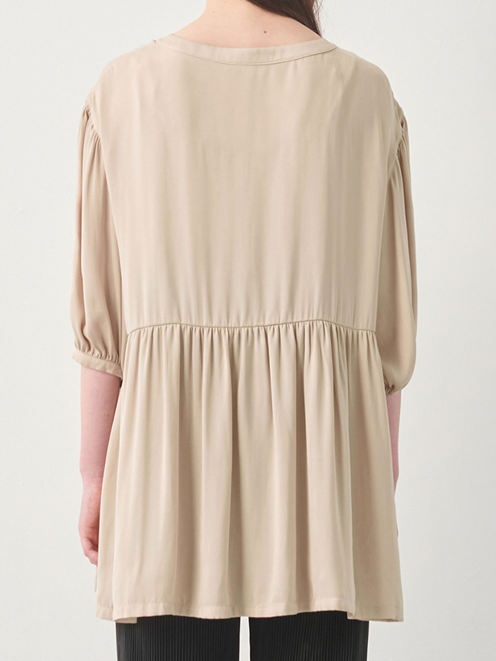 マタニティ トップス|ヴィンテージサテンティアード半袖ブラウス　マタニティ・授乳服【出産後も長く使える】