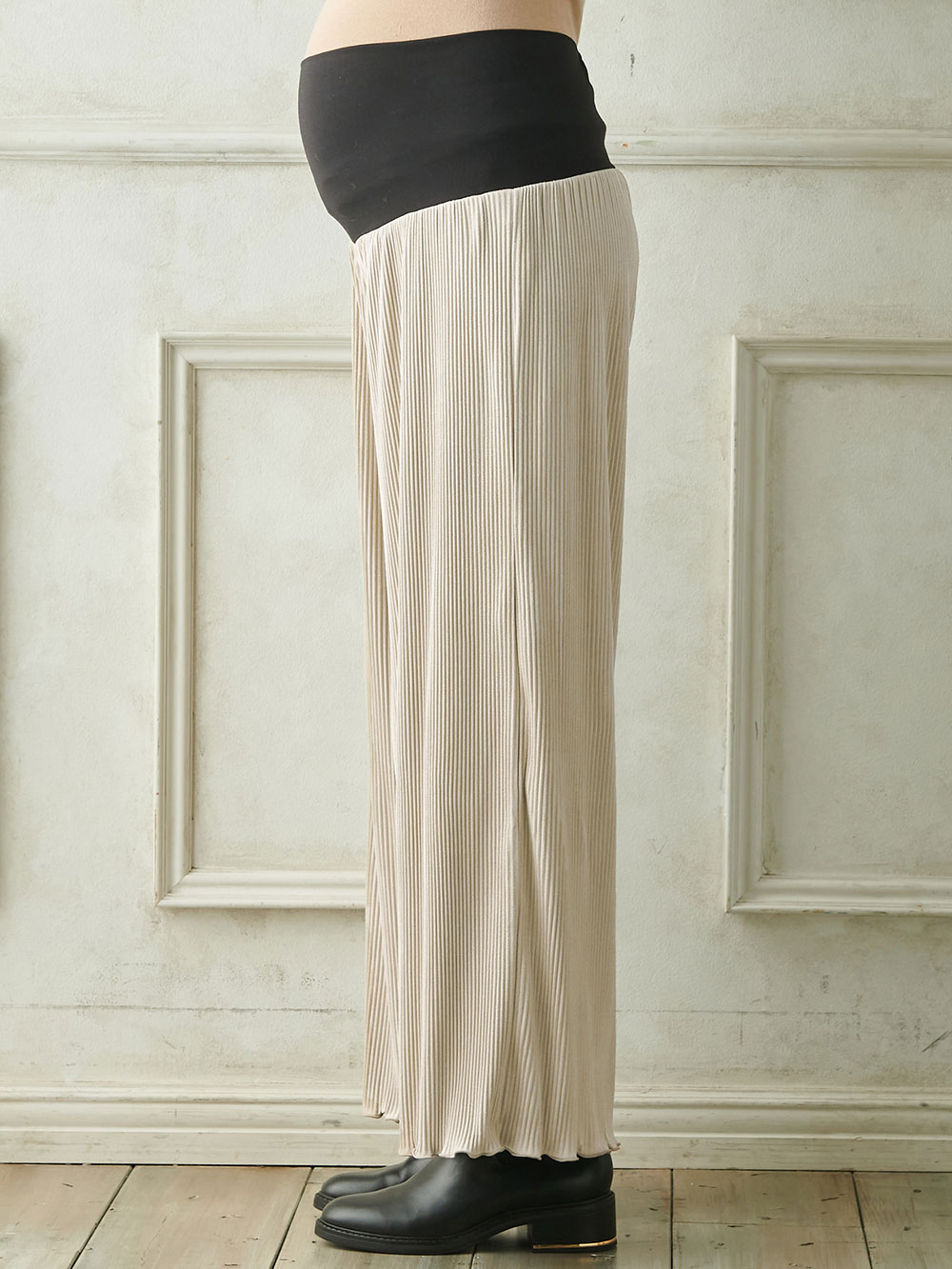 マタニティ パンツ|fairy（フェアリー）スウェード調プリーツパンツ　マタニティ・産後【出産後も長く使える】