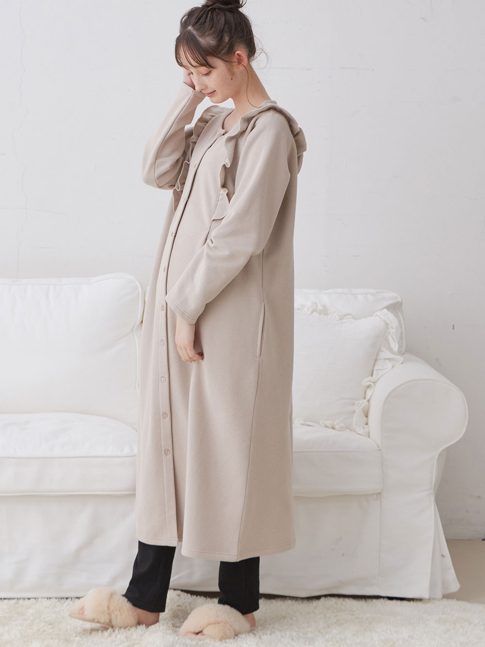 マタニティ パジャマ・ルームウェア|裏毛裏起毛ラッフルワンピース&産後も使えるレギンスパジャマ　マタニティ・授乳パジャマ【出産後も長く使える】|グレージュ