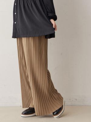 マタニティ パンツ|裾が床につかないフリーカットできるランダムプリーツワイドパンツ　マタニティ・産後【出産後も長く使える】|ベージュ