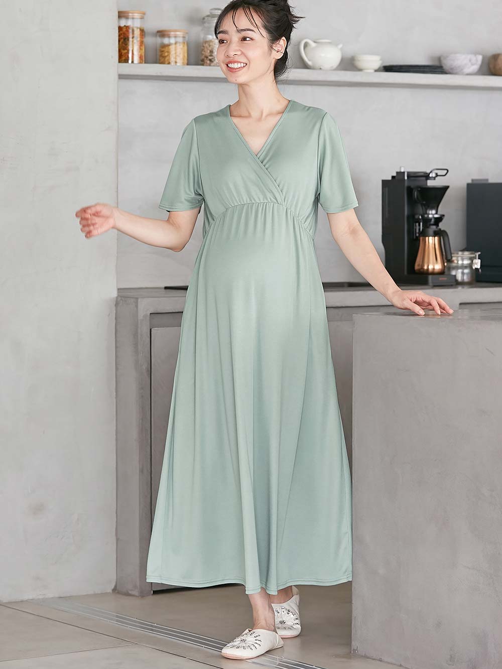 マタニティ パジャマ・ルームウェア|【親子コーデ可】スムースカシュクールパット付フレアスリーブネグリジェ　マタニティ・産後授乳服【出産後も長く着れる】|ライトグリーン