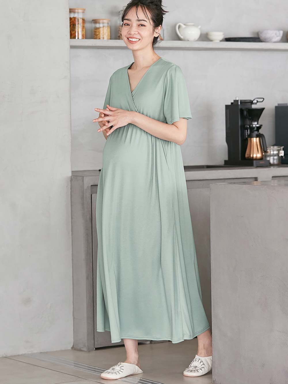 マタニティ パジャマ・ルームウェア|【親子コーデ可】スムースカシュクールパット付フレアスリーブネグリジェ　マタニティ・産後授乳服【出産後も長く着れる】|ライトグリーン