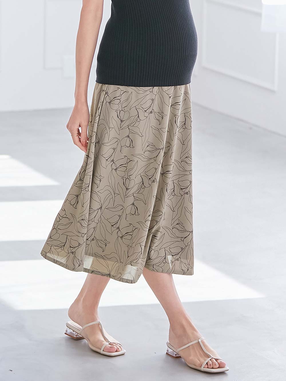 マタニティ スカート|フラワープリントフレアスカート　マタニティ・産後【出産後も長く使える】|モカブラウン