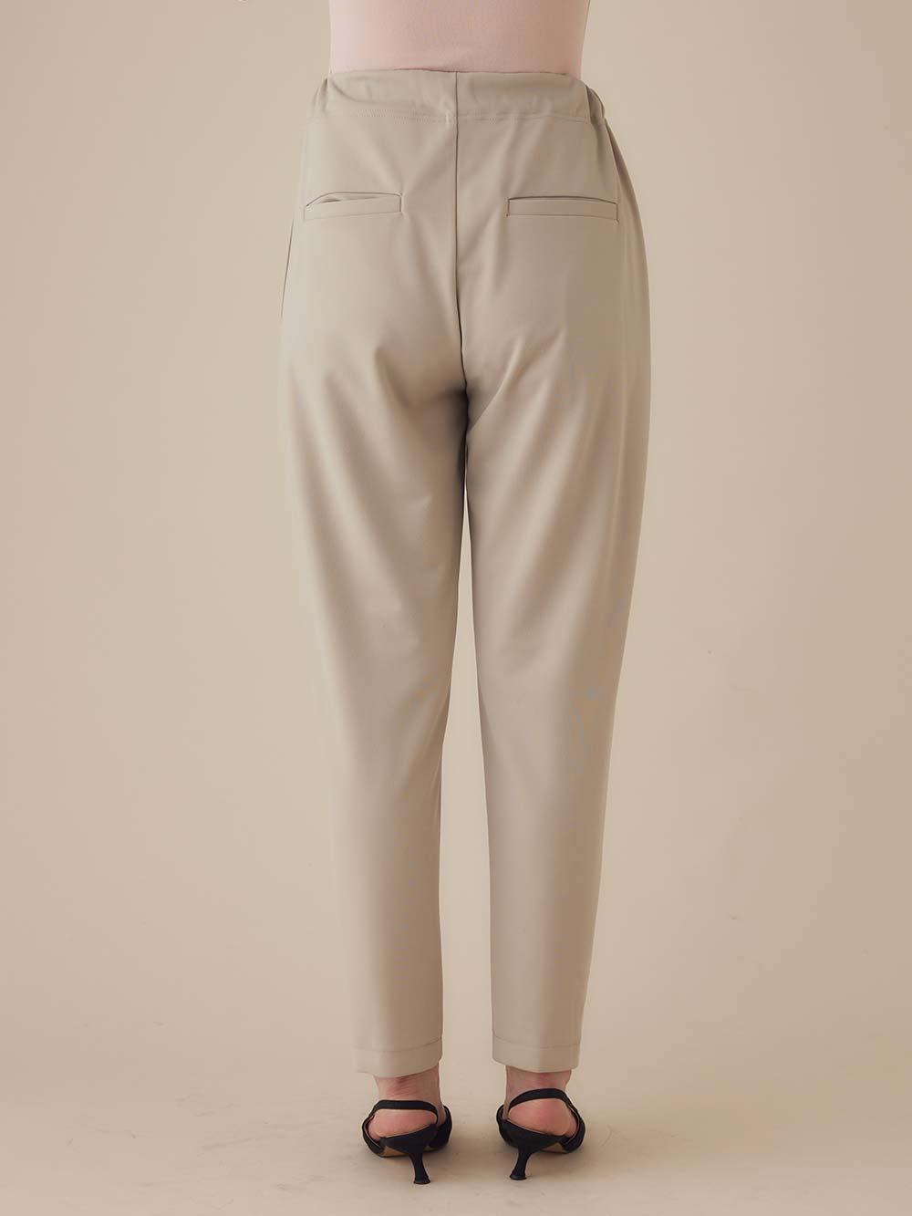 マタニティ パンツ|センターシームストレッチテーパードパンツ　マタニティ・産後 【出産後も長く使える】