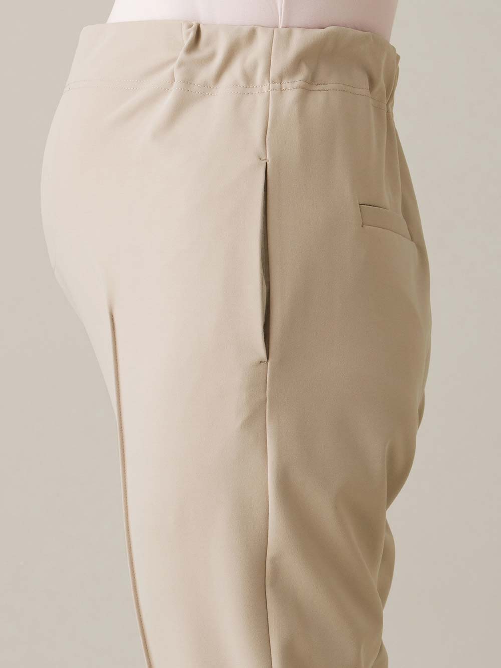 マタニティ パンツ|センターシームストレッチテーパードパンツ　マタニティ・産後 【出産後も長く使える】