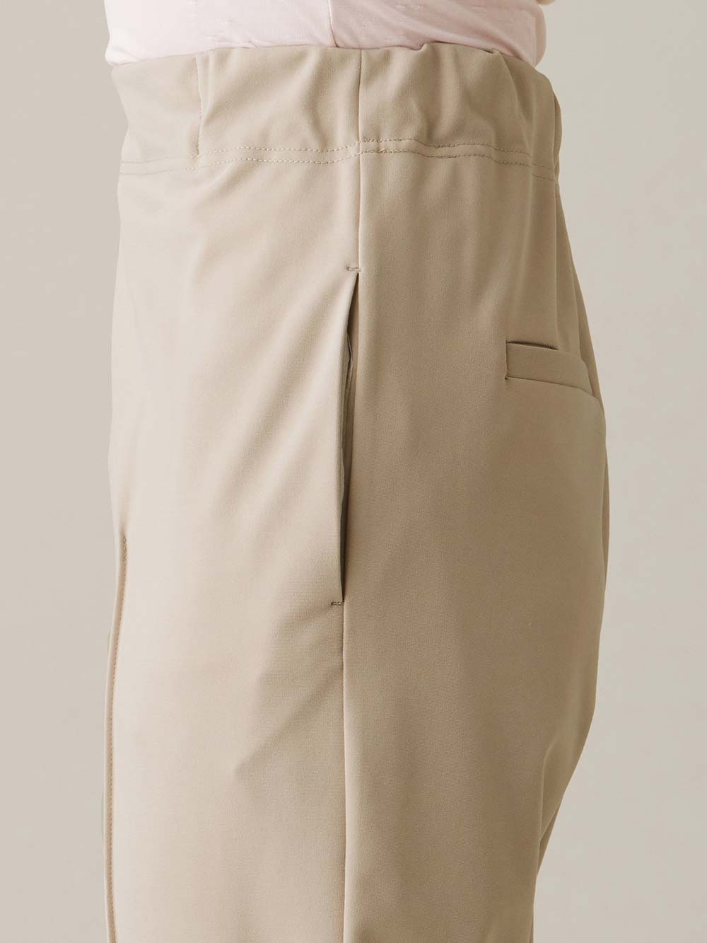 マタニティ パンツ|センターシームストレッチテーパードパンツ　マタニティ・産後 【出産後も長く使える】