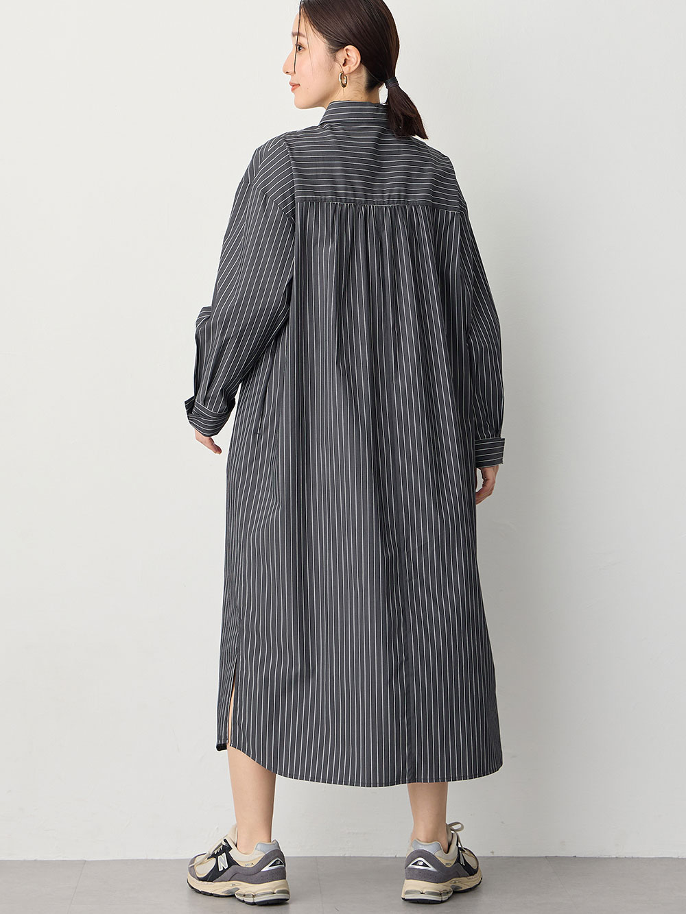 マタニティ ワンピース|【あったか～い。冬支度セール対象】シャツワンピース　マタニティ・授乳服【出産後も長く使える】|ダークグレー×オフ