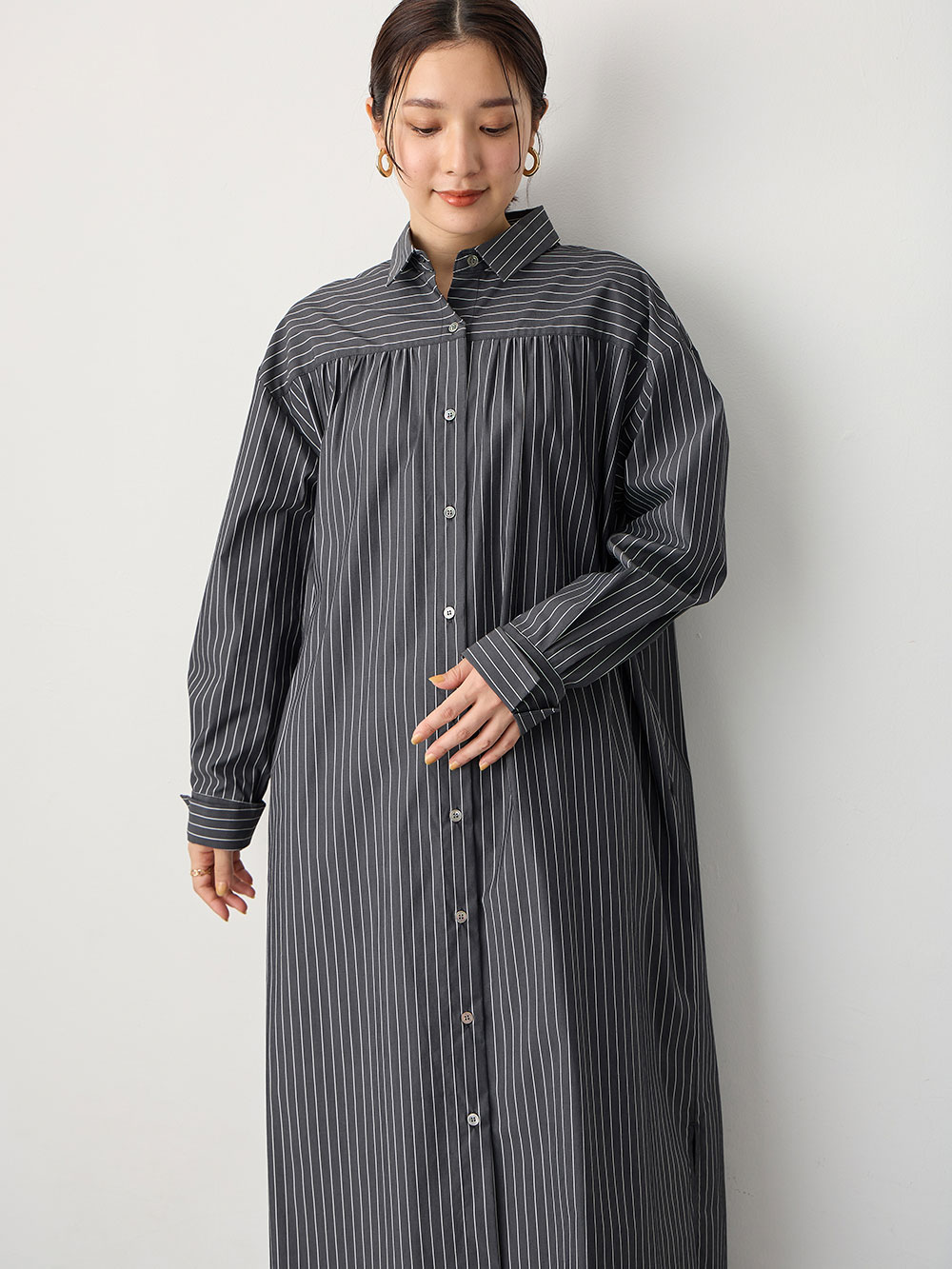 マタニティ ワンピース|【あったか～い。冬支度セール対象】シャツワンピース　マタニティ・授乳服【出産後も長く使える】|ダークグレー×オフ