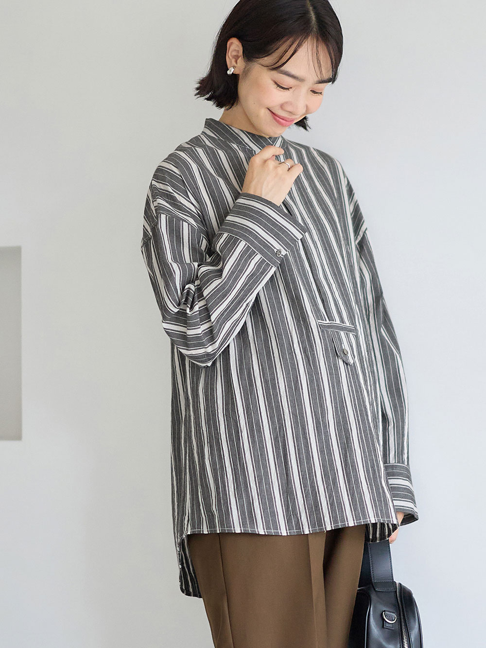 マタニティ トップス|前開きスタンドカラーシャツ　マタニティ・授乳服【出産後も長く使える】|ブラック×オフ