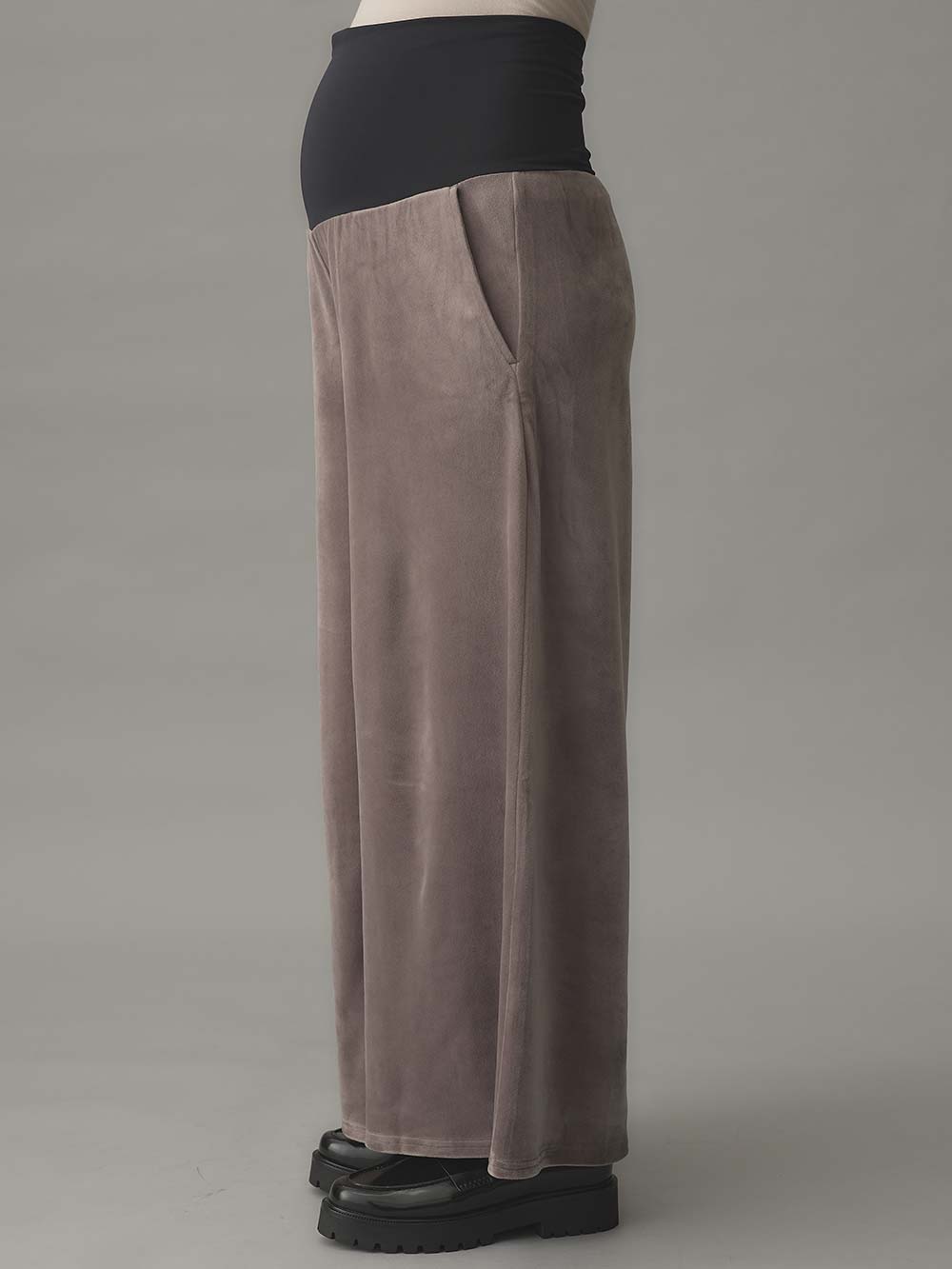 マタニティ パンツ|ストレッチベロアワイドパンツ・ルームウェア  fairy（フェアリー）マタニティ・産後 【出産後も長く使える】