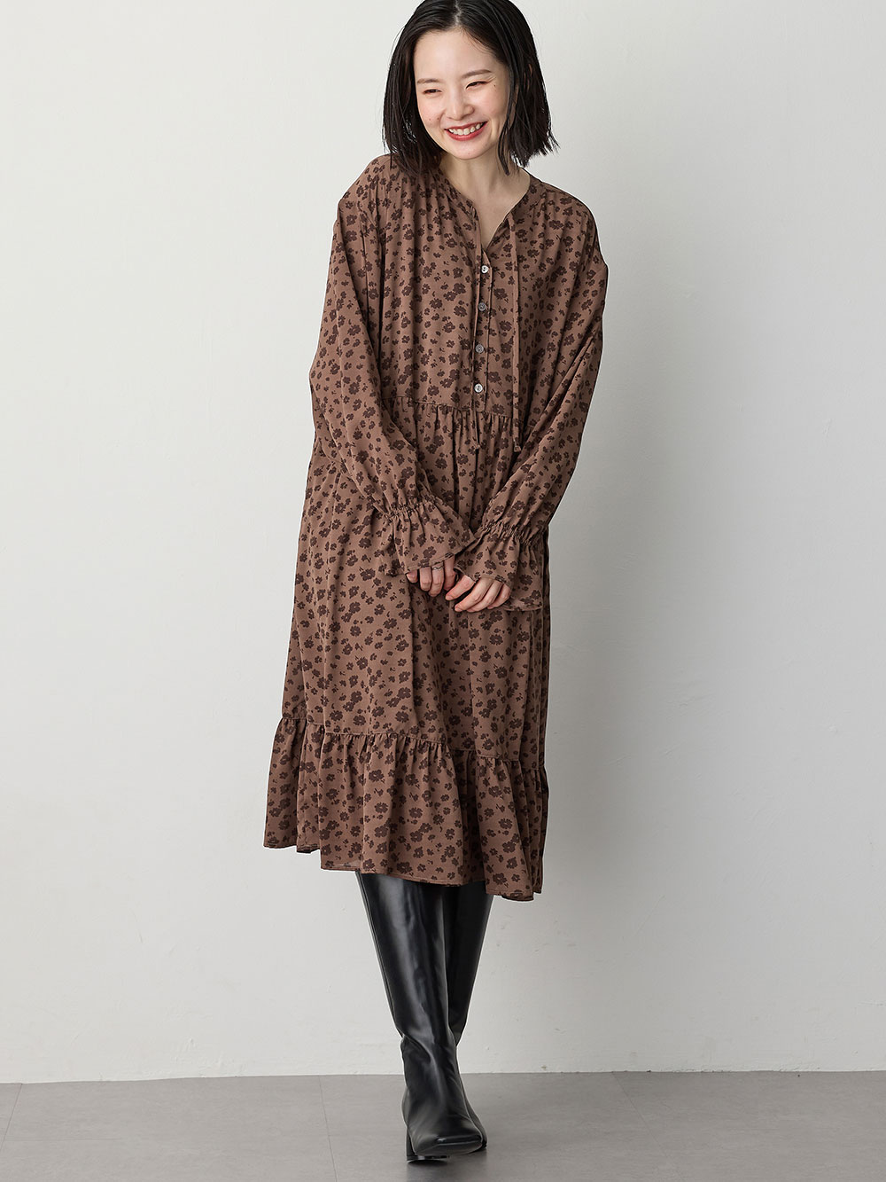 マタニティ ワンピース|裾ティアードワンピース（花柄・無地）　マタニティ・授乳服【出産後も長く使える】|ブラウン花柄