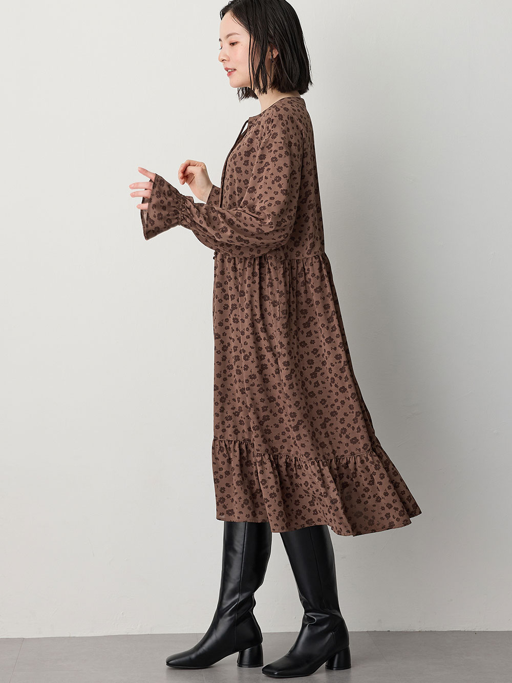 マタニティ ワンピース|裾ティアードワンピース（花柄・無地）　マタニティ・授乳服【出産後も長く使える】|ブラウン花柄