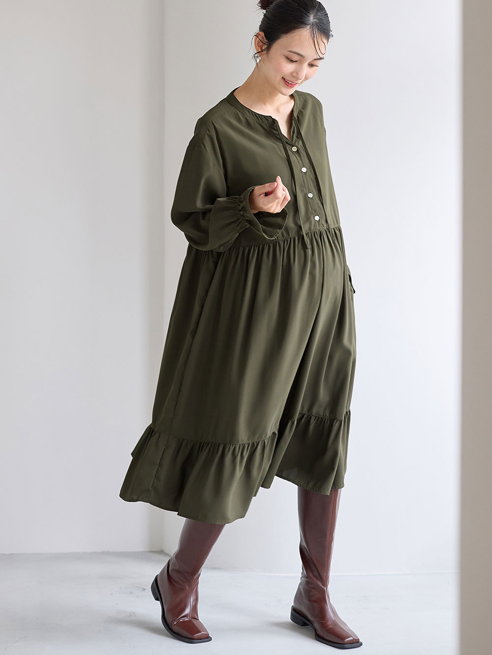 マタニティ ワンピース|裾ティアードワンピース（花柄・無地）　マタニティ・授乳服【出産後も長く使える】|カーキ