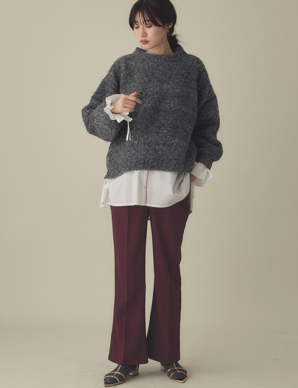 マタニティ パンツ|バックギャザーフレアパンツ マタニティ・産後【出産後も長く使える】|ボルドー