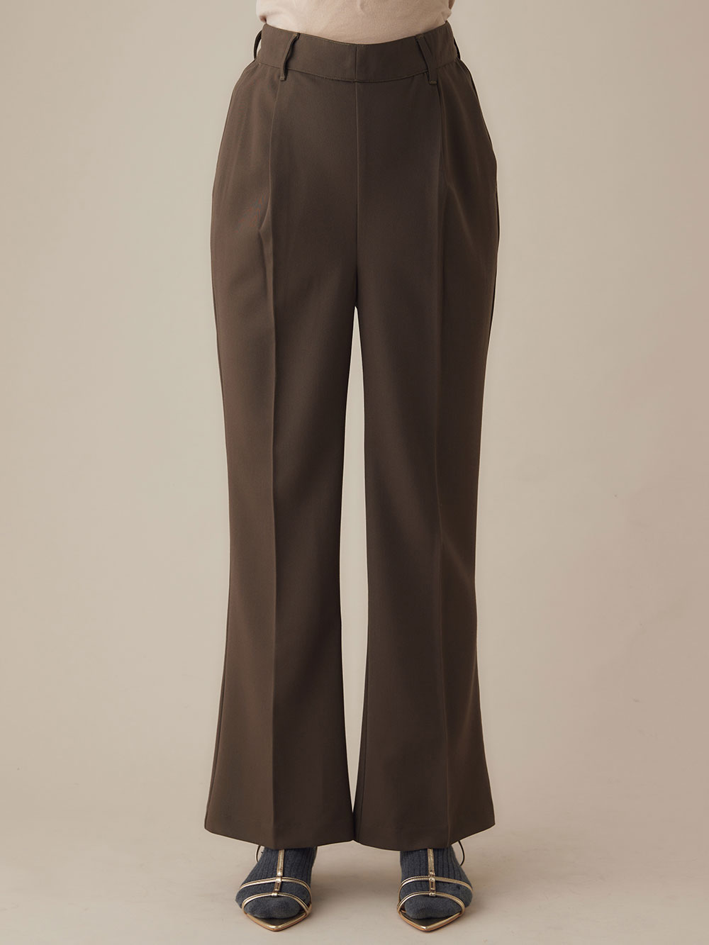 マタニティ パンツ|バックギャザーフレアパンツ マタニティ・産後【出産後も長く使える】