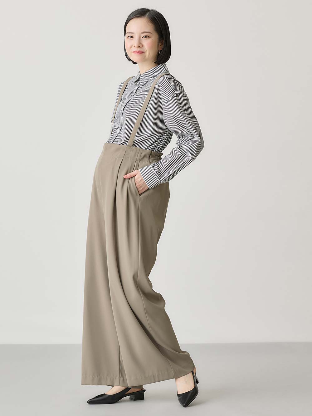 マタニティ パンツ|サスペンダー付きワイドパンツ　マタニティ・産後【出産後も長く使える】|モカベージュ