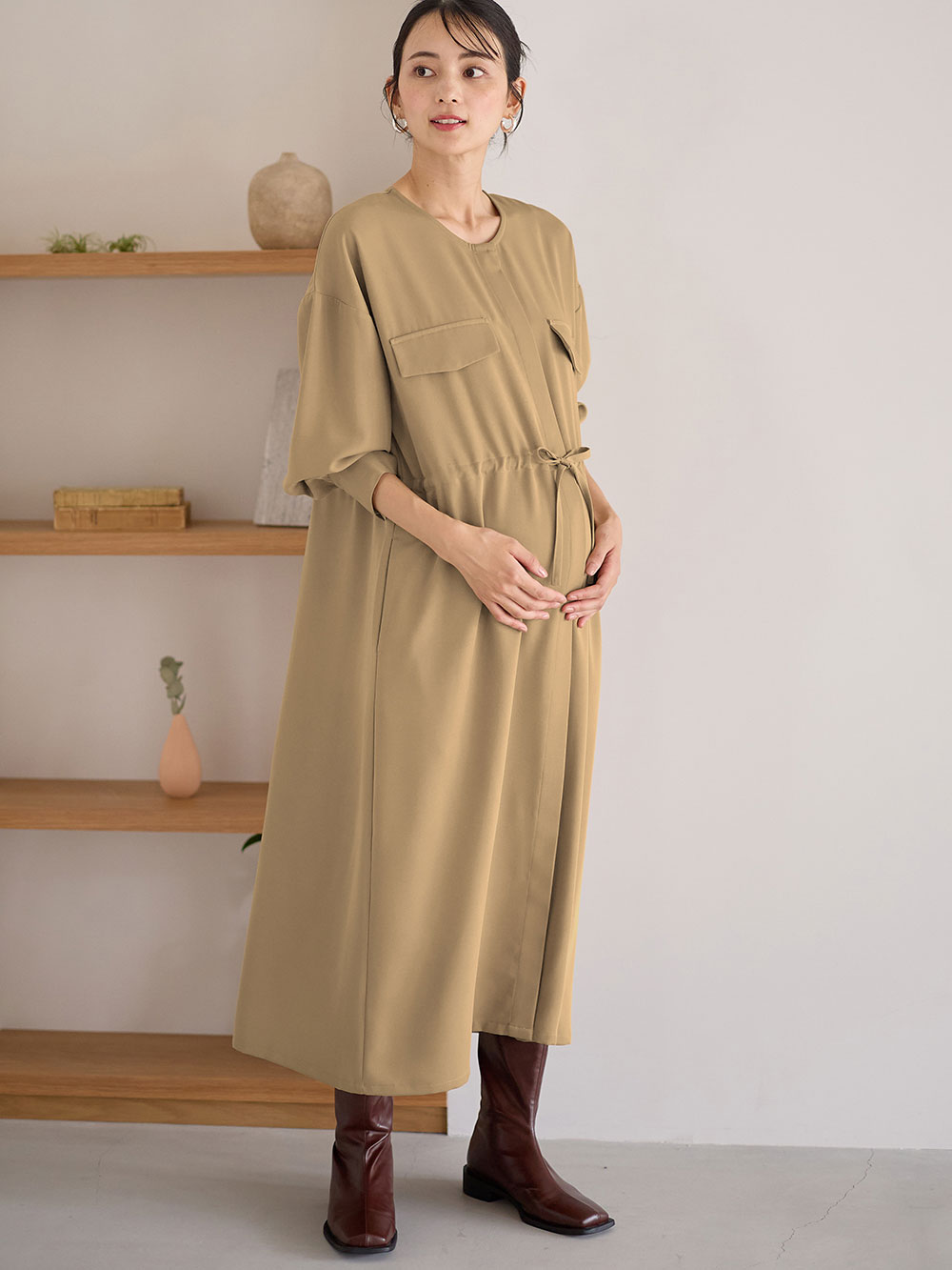 マタニティ ワンピース|羽織りにもなるフラップポケットワンピース　マタニティ・授乳服【出産後も長く使える】|ベージュ