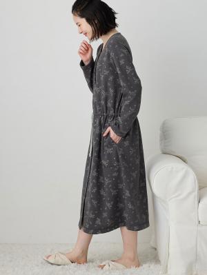 マタニティ パジャマ・ルームウェア|ワッフルフェイス裏起毛花柄ネグリジェ　マタニティ・産後授乳服【出産後も長く使える】Rosemadame（ローズマダム）|チャコール