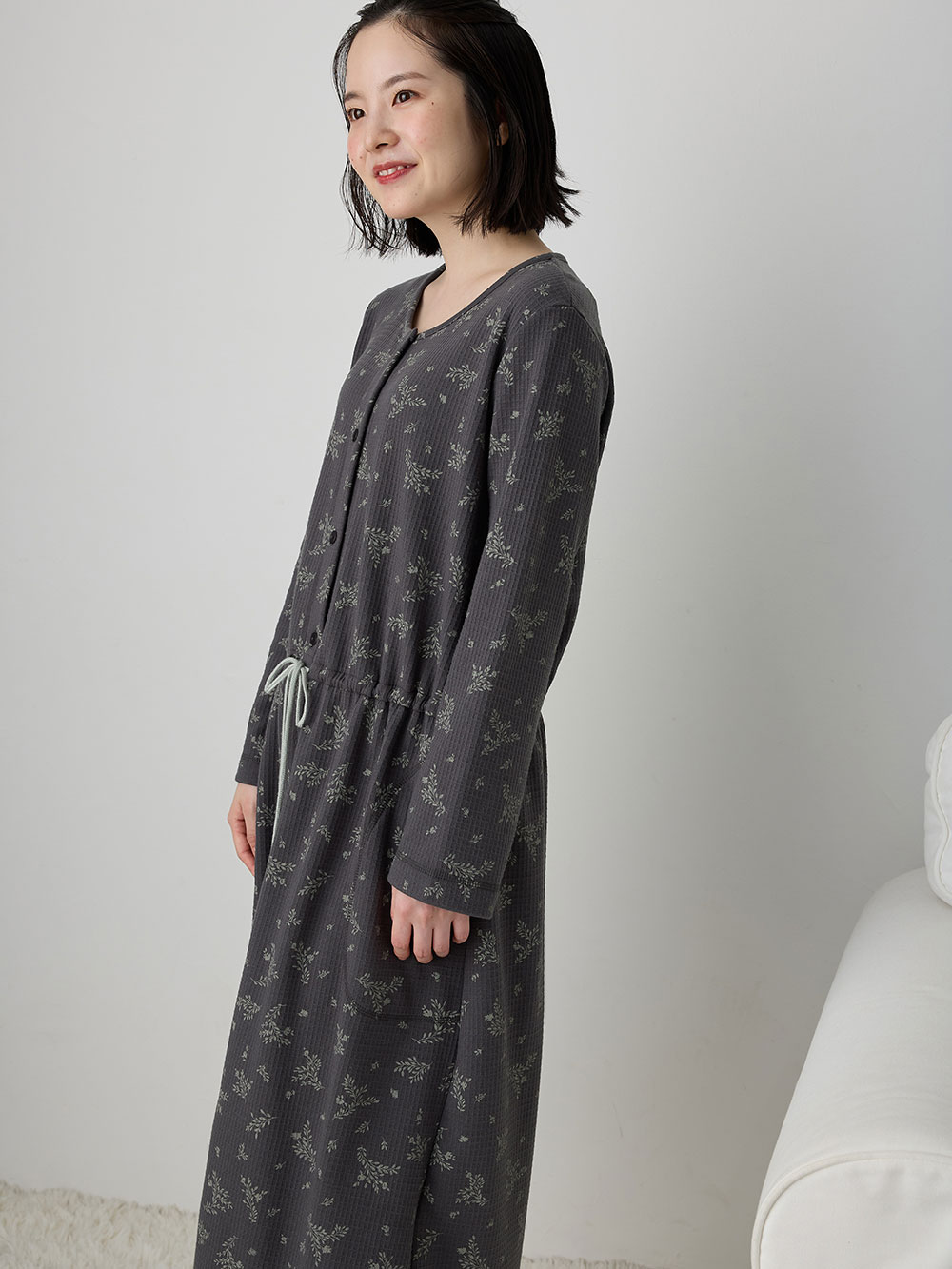 マタニティ パジャマ・ルームウェア|ワッフルフェイス裏起毛花柄ネグリジェ　マタニティ・産後授乳服【出産後も長く使える】Rosemadame（ローズマダム）|チャコール