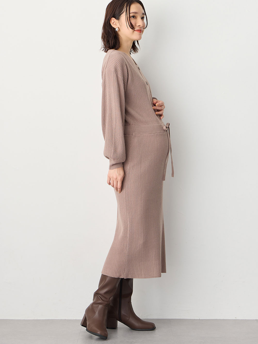 マタニティ ワンピース|フロントボタンリブニットワンピース　マタニティ・産後授乳服【出産後も長く使える】Rosemadame（ローズマダム）|ベージュ