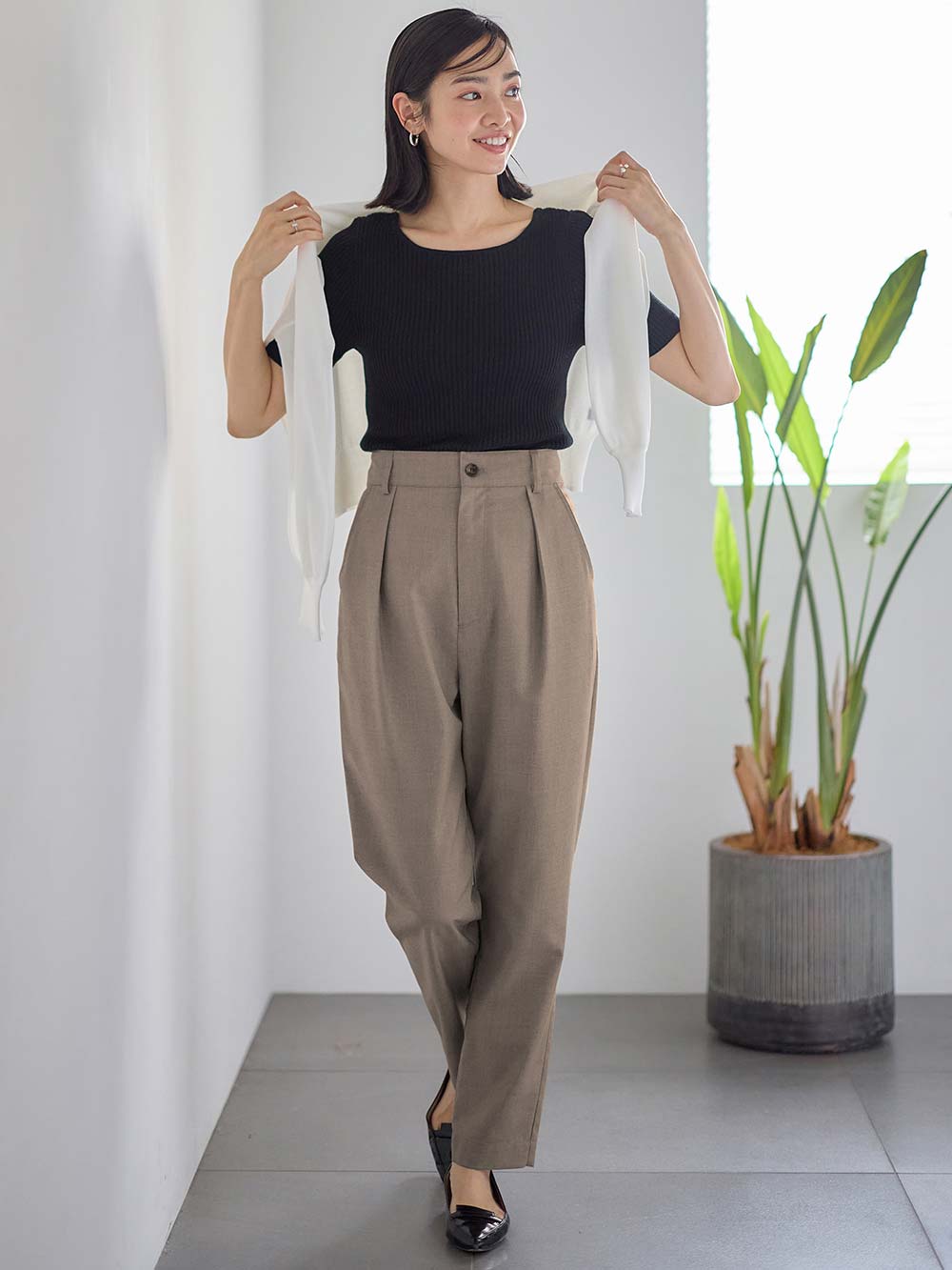 マタニティ パンツ|ストレートパンツ マタニティ・産後【出産後も長く使える】|グレージュ