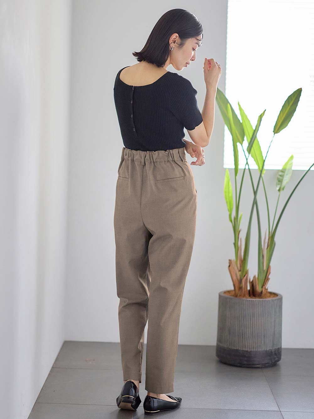 マタニティ パンツ|ストレートパンツ マタニティ・産後【出産後も長く使える】|グレージュ