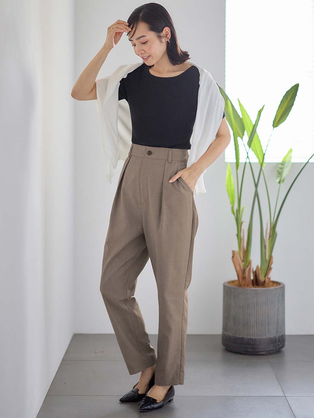 マタニティ パンツ|ストレートパンツ マタニティ・産後【出産後も長く使える】|グレージュ