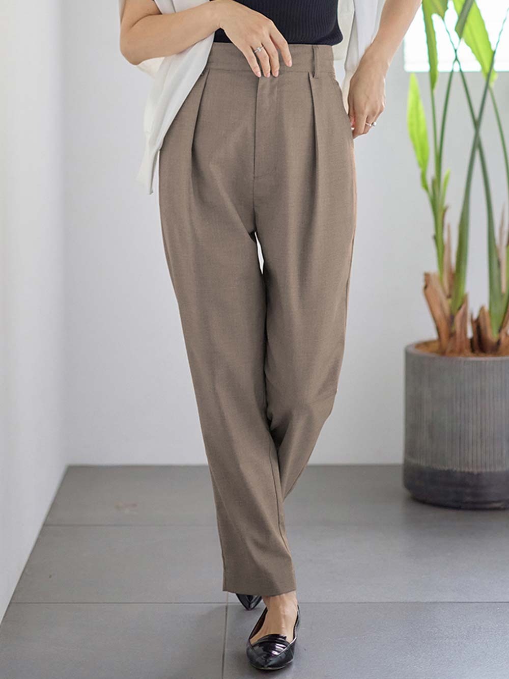 マタニティ パンツ|ストレートパンツ マタニティ・産後【出産後も長く使える】|グレージュ