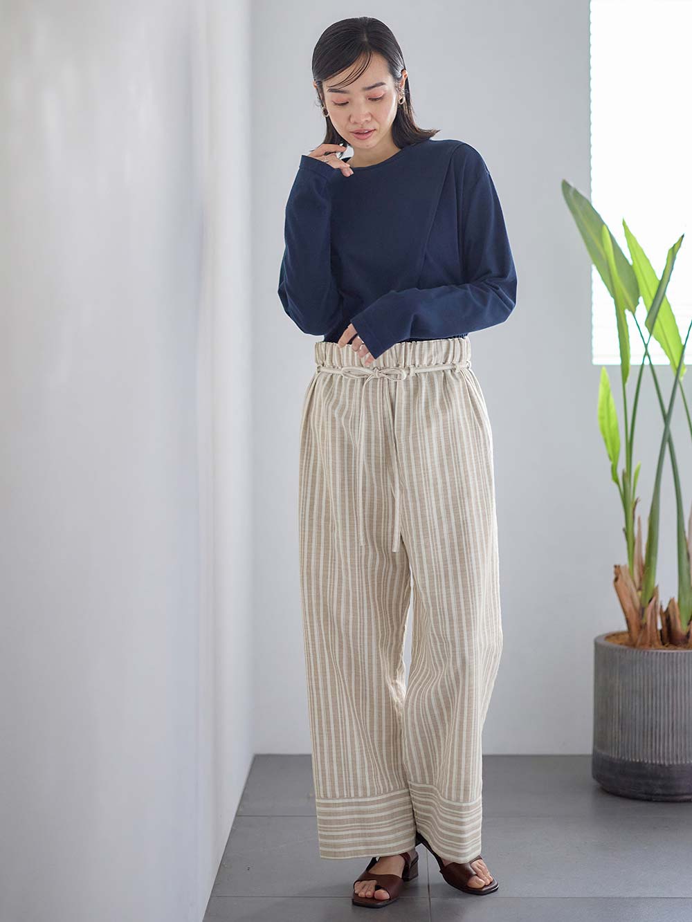 マタニティ パンツ|裾切り替え綿混ワイドパンツ マタニティ・産後【出産後も長く使える】|ベージュストライプ