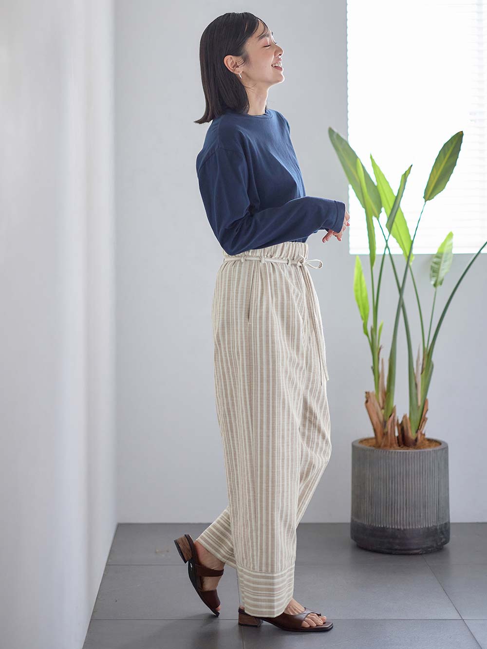 マタニティ パンツ|裾切り替え綿混ワイドパンツ マタニティ・産後【出産後も長く使える】|ベージュストライプ