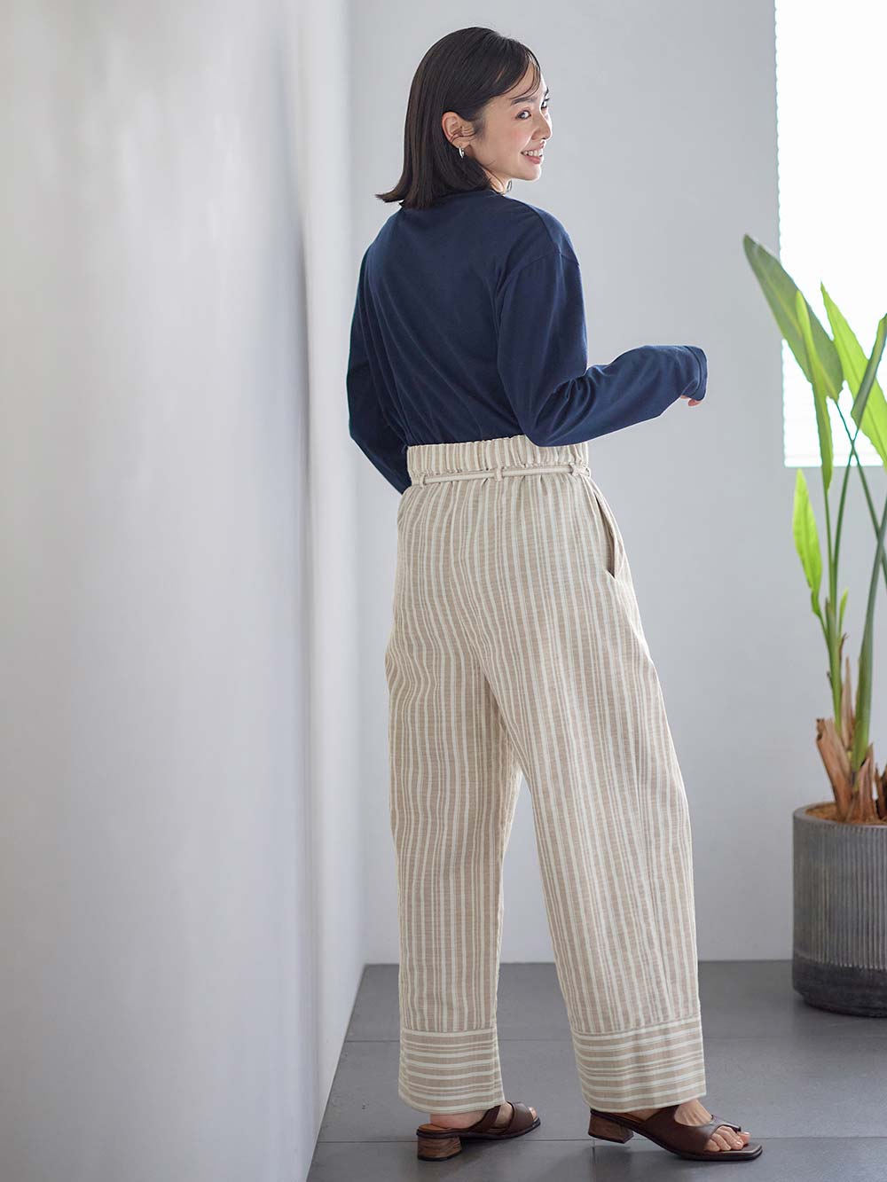 マタニティ パンツ|裾切り替え綿混ワイドパンツ マタニティ・産後【出産後も長く使える】|ベージュストライプ