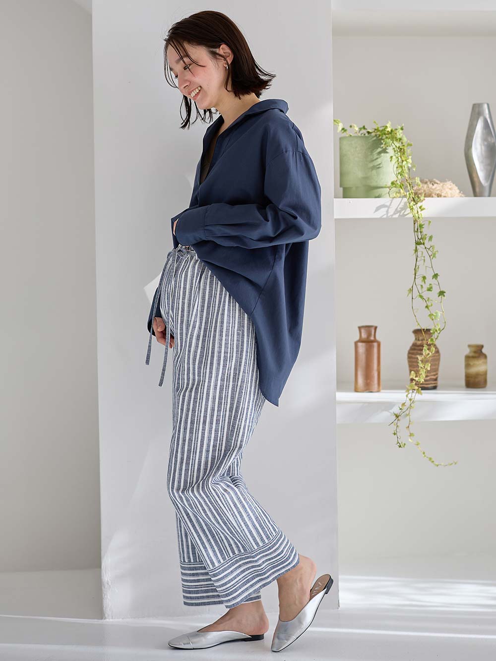 マタニティ パンツ|裾切り替え綿混ワイドパンツ マタニティ・産後【出産後も長く使える】|ネイビーストライプ