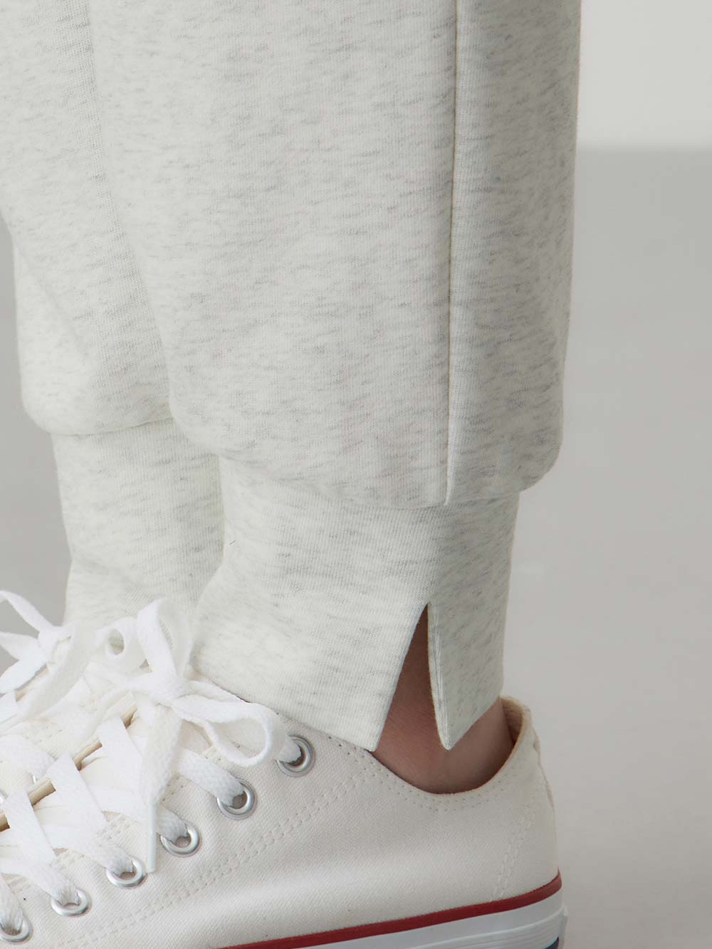 マタニティ パンツ|裾スリットジョガーパンツ マタニティ・産後【出産後も長く使える】