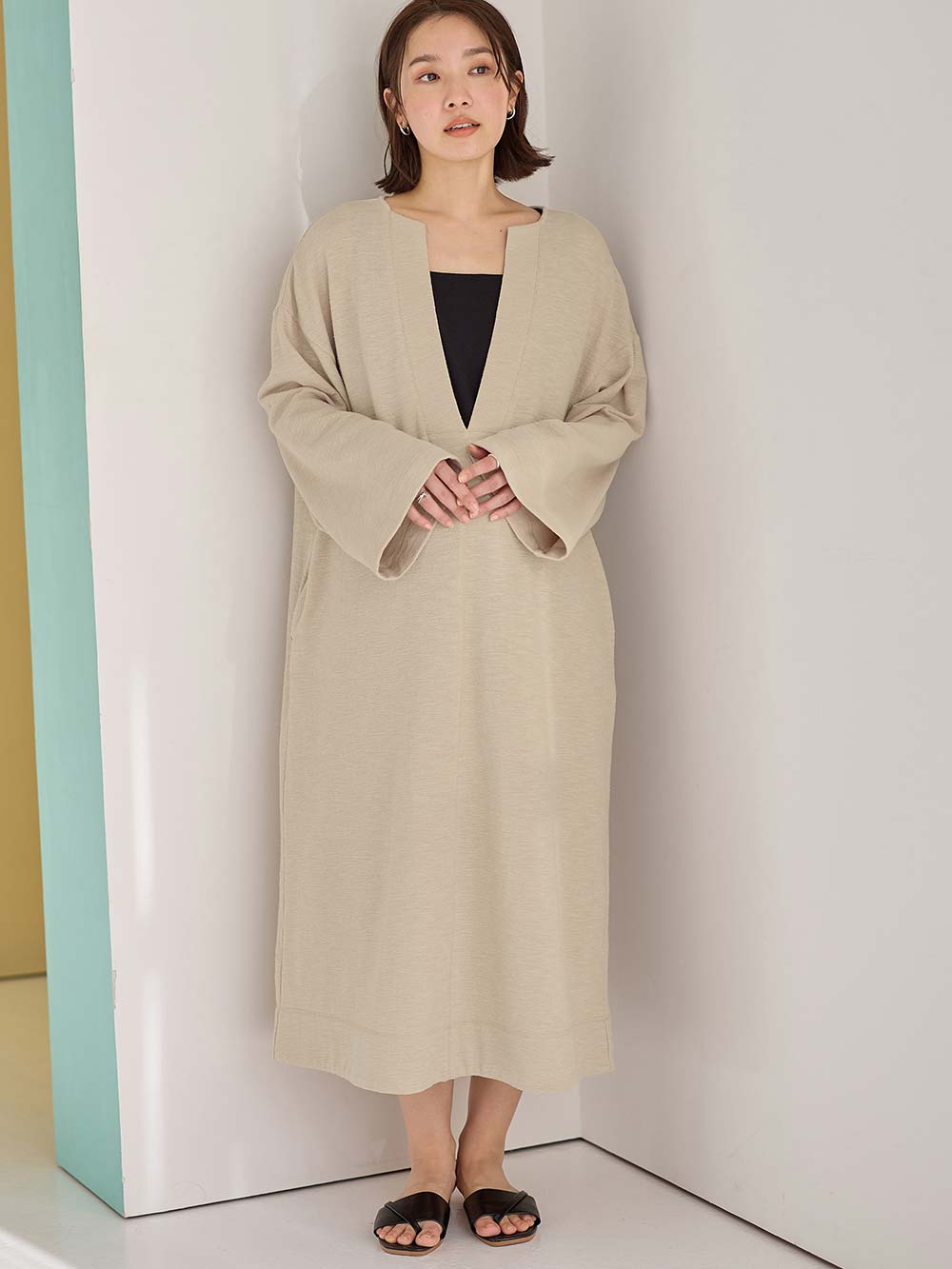 マタニティ ワンピース|深Vネックスリットカットソーワンピース マタニティ・授乳服 【出産後も長く使える】|ライトベージュ