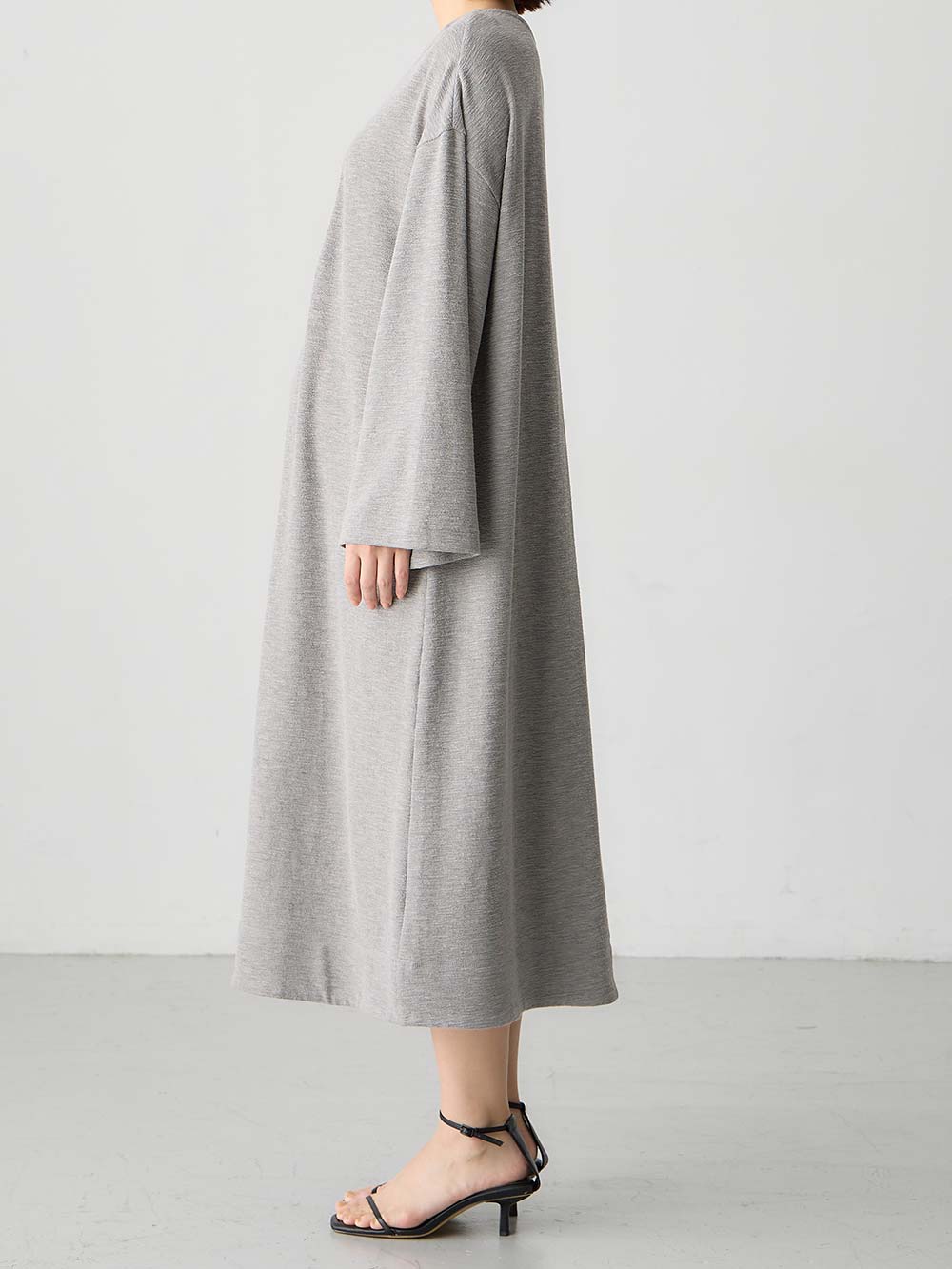 マタニティ ワンピース|深Vネックスリットカットソーワンピース マタニティ・授乳服 【出産後も長く使える】