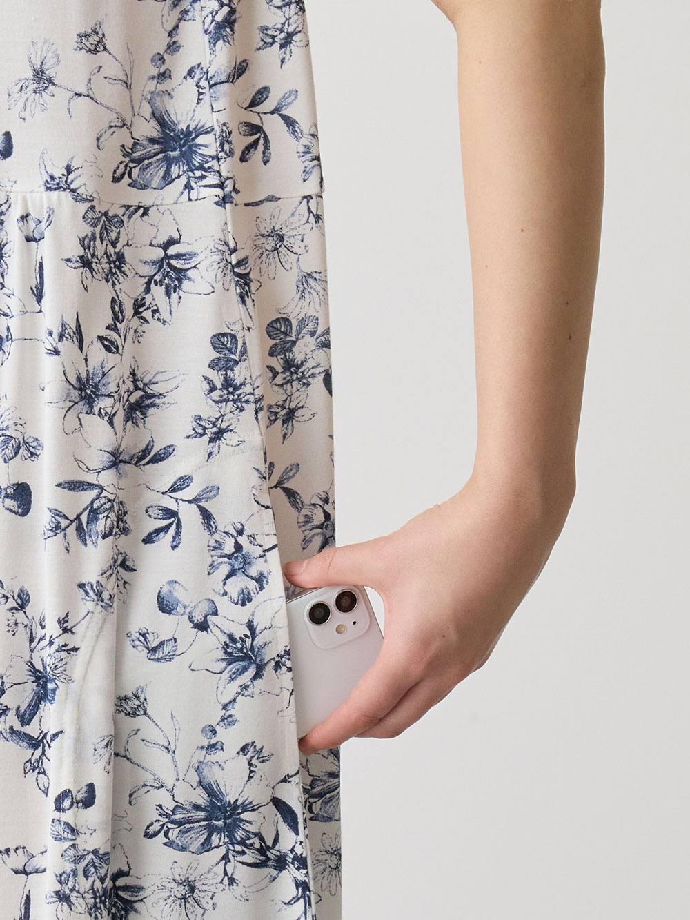 マタニティ パジャマ・ルームウェア|接触冷感天竺レトロ花柄ショルダーリボンネグリジェ　マタニティ・授乳パジャマ　【出産後も長く使える】Rosemadame（ローズマダム）