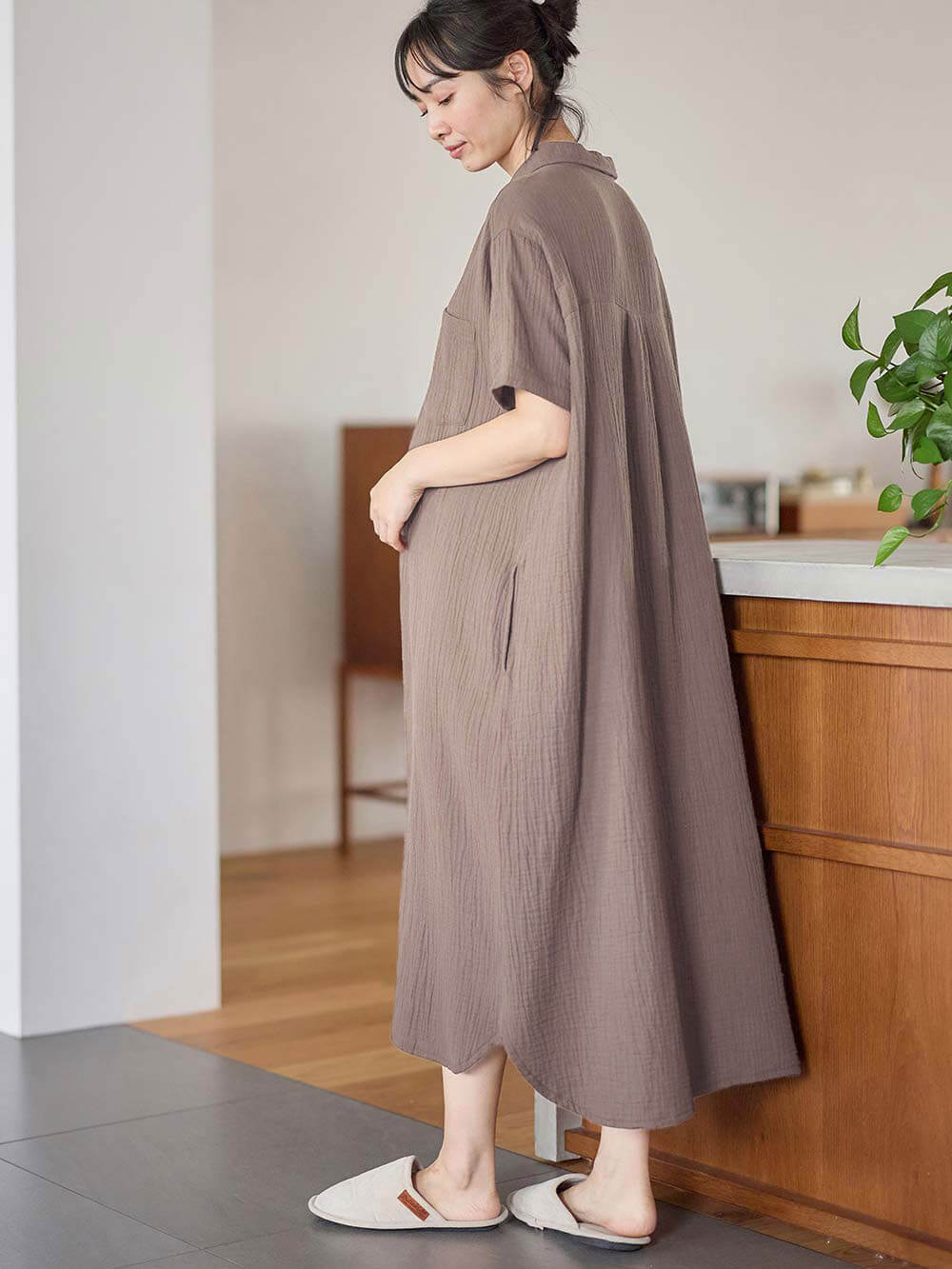 マタニティ パジャマ・ルームウェア|ぷくぷくWガーゼシャツワンピースネグリジェ　マタニティ・授乳パジャマ【出産後も長く着られる】|モカブラウン