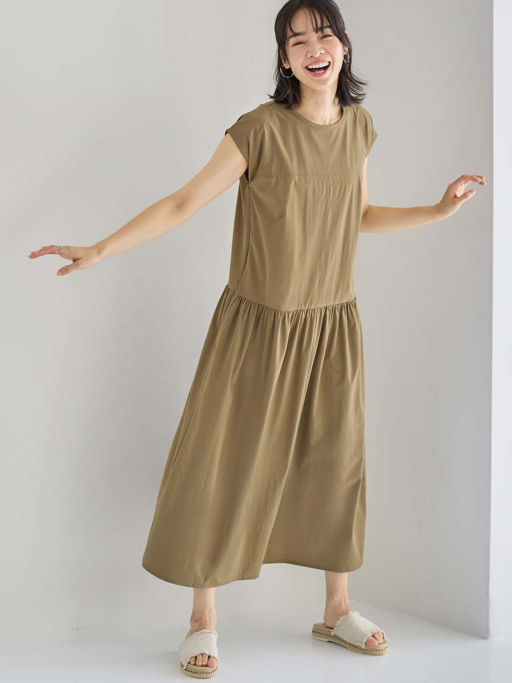 マタニティ ワンピース|切替ギャザーフレンチスリーブワンピース　マタニティ・授乳服【産後も長く着られる】|モカベージュ