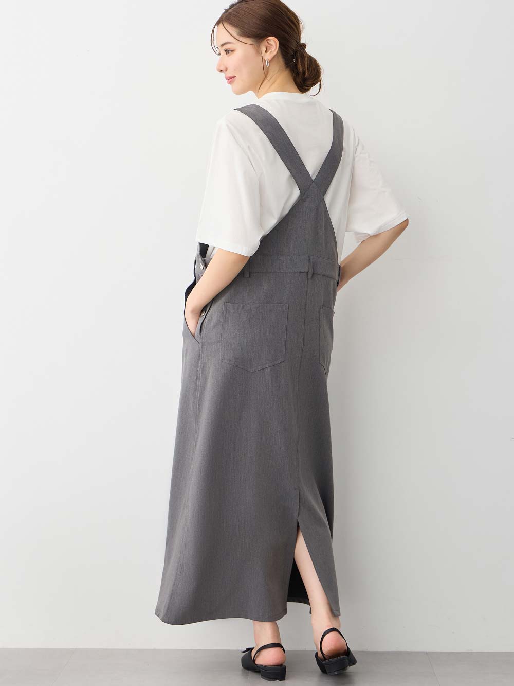 マタニティ ワンピース|Aラインジャンパースカート(Wアジャスター付)　マタニティ・授乳服【出産後も長く着られる】|チャコールグレー