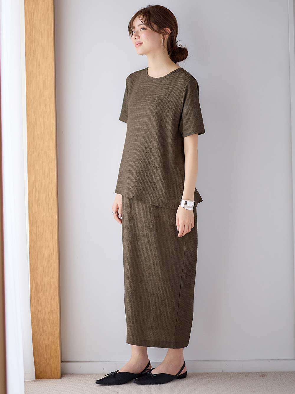 マタニティ トップス|サイドスリットぽこぽこジャガードトップス　マタニティ・授乳服【出産後も長く着られる】|モカ