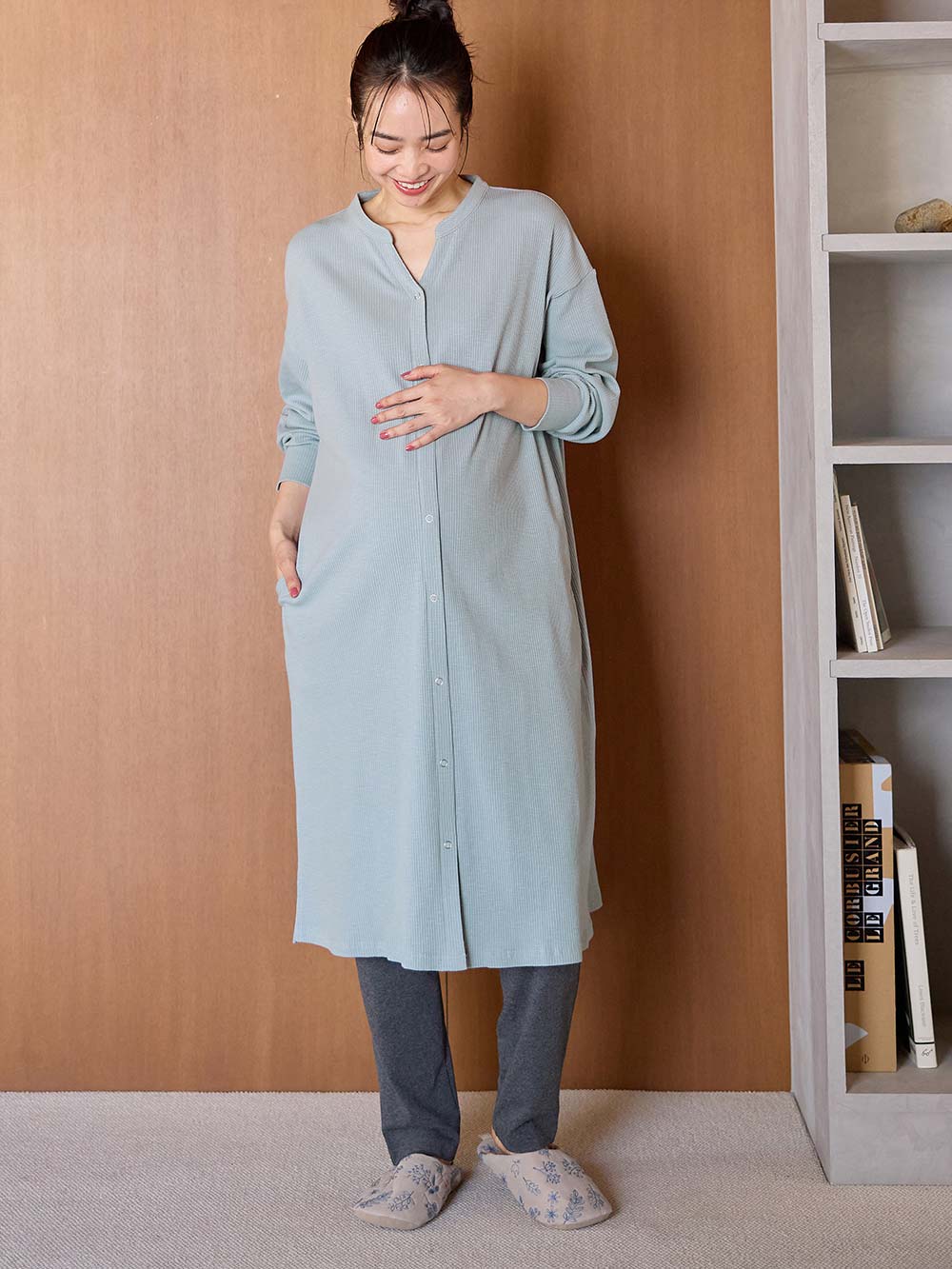 マタニティ パジャマ・ルームウェア|【助産院監修】【半袖・長袖】【ミドル丈】ハイストレッチリブ前開きパジャマ　マタニティ・授乳パジャマ【出産後も長く使える】|グレイッシュブルー（長袖）