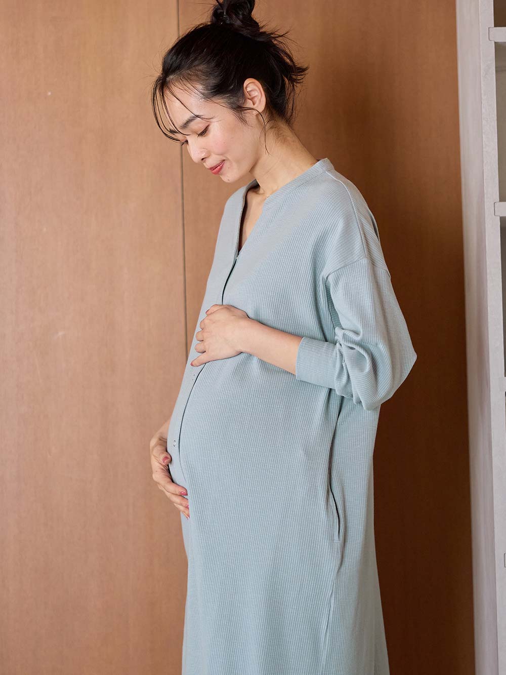 マタニティ パジャマ・ルームウェア|【助産院監修】【半袖・長袖】【ミドル丈】ハイストレッチリブ前開きパジャマ　マタニティ・授乳パジャマ【出産後も長く使える】|グレイッシュブルー（長袖）