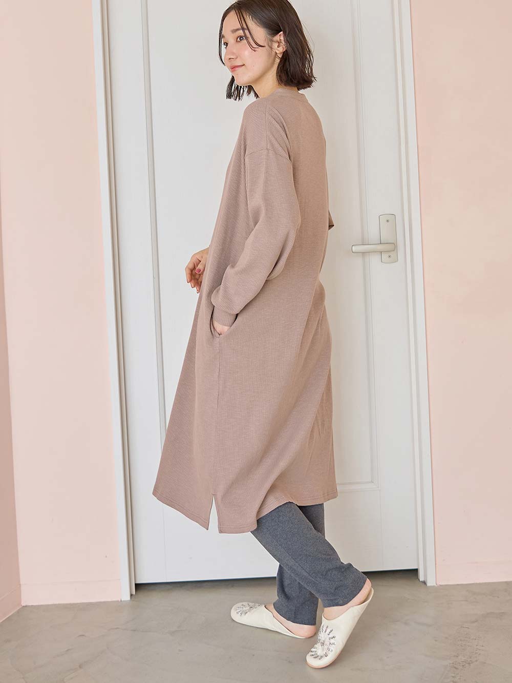 マタニティ パジャマ・ルームウェア|【助産院監修】【半袖・長袖】【ミドル丈】ハイストレッチリブ前開きパジャマ　マタニティ・授乳パジャマ【出産後も長く使える】|モカ(長袖)